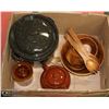 Image 1 : BOX W/ENAMELED PAST COOKER POT, 8-PC