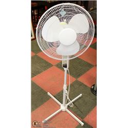 WHITE FLOOR FAN