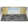 Image 1 : WESTWARD 40-PC TAP & DIE SET