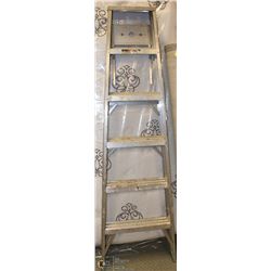 6 FOOT ALUMINUM LADDER