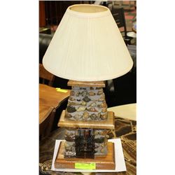 WORKING SOLID WOOD & ROCK FIREPLACE TRI-LIGHT