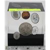 Image 1 : LUCITE COIN PAPER WIEGHT