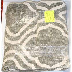 58"X84"  WOVEN AREA RUG