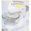 Image 1 : SUNBEAM 12-SPEED ELECTRIC MIXER W/BOWL