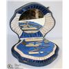 Image 1 : NAIL KIT IN VINTAGE CASE