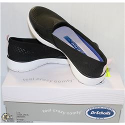 PAIR OF DR SCHOLL'S MEMORY FOAM SNEAKERS - SIZE 9