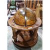 Image 1 : WORLD GLOBE BAR