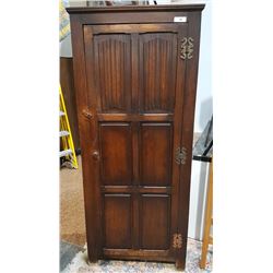 PRIORY OAK LINEN FOLD WARDROBE