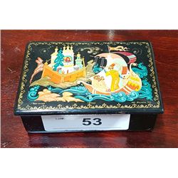 SIGNED HAND PAINTED RUSSIAN LAQUER BOX