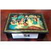 Image 1 : SIGNED HAND PAINTED RUSSIAN LAQUER BOX