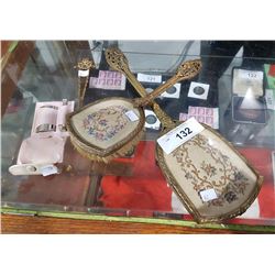LADIES VANITY SET W/TRAVEL RAZOR & HAIRPIN