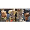 Image 1 : LOT OF 4 HEAD VASES