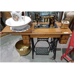 SINGER TREADLE SEWING MACHINE
