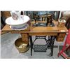 Image 1 : SINGER TREADLE SEWING MACHINE