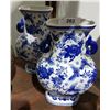 Image 1 : PAIR BLUE/WHITE ASIAN VASES