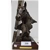 Image 1 : HORSE AND FOAL STATUE IN RESIN