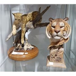 PAIR OF WILDCAT STATUES IN RESIN