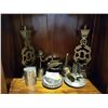 Image 1 : SHELF OF BRASS COLLECTABLES