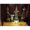 Image 1 : SHELF OF BRASS COLLECTABLES