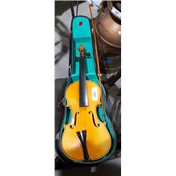 LARK VIOLIN IN CASE
