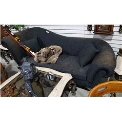 BLACK CHAISE
