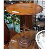 Image 1 : WALNUT OCCASIONAL TABLE