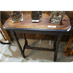 WALNUT OCCASIONAL TABLE