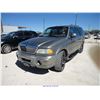 Image 2 : 2001 - LINCOLN NAVIGATOR