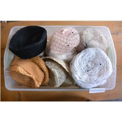 TOTE OF VINTAGE LADIES HATS