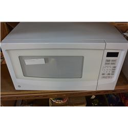 WHITE GE MICROWAVE