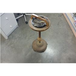 ASHTRAY STAND