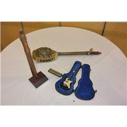 LOT OF MUSICAL INSTRUMENTS
