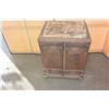 Image 1 : BRATLET SEWING MACHINE IN EASTLAKE CABINET