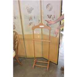 MAPLE SUIT RACK
