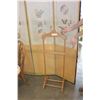 Image 1 : MAPLE SUIT RACK
