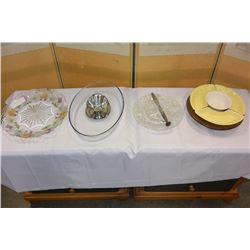 LOT OF SERVING TRAYS AND PLATTERS