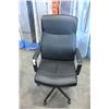 Image 1 : BLACK ROLLING OFFICE ARMCHAIR