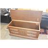 Image 2 : OAK BLANKET BOX ON WHEELS