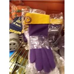 NEW GLOVES - 5 PAIR