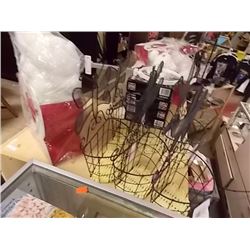 WROUGHT IRON PLANT HOLDERS- 6 TTL