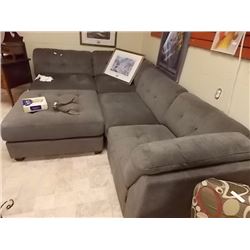 SECTIONAL SOFA  - 5 PC TTL AND OTTOMAN