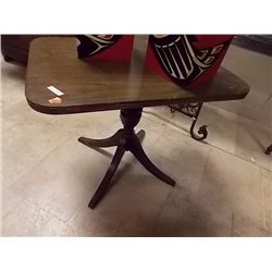 VINRAGE DUNCAN PHYPHE END TABLE