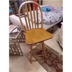OAK SWIVEL BAR STOOL