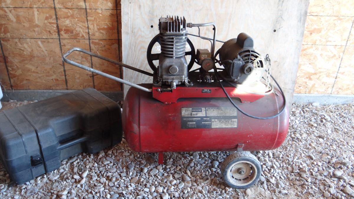 Craftsman 4 hp 220 v. portable air compressor