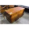 Image 2 : CEDAR BLANKET BOX