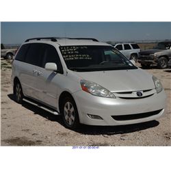2008 - TOYOTA SIENNA
