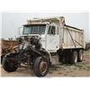 Image 2 : 2000 - PETERBILT 330 // DIESEL