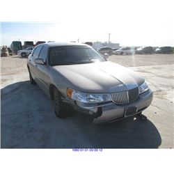 1999 - LINCOLN TOWN CAR
