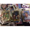 Image 2 : LARGE BASEBALL TRADING CARDS LOT