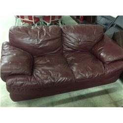 BURGANDY LEATHER LOVE SEAT